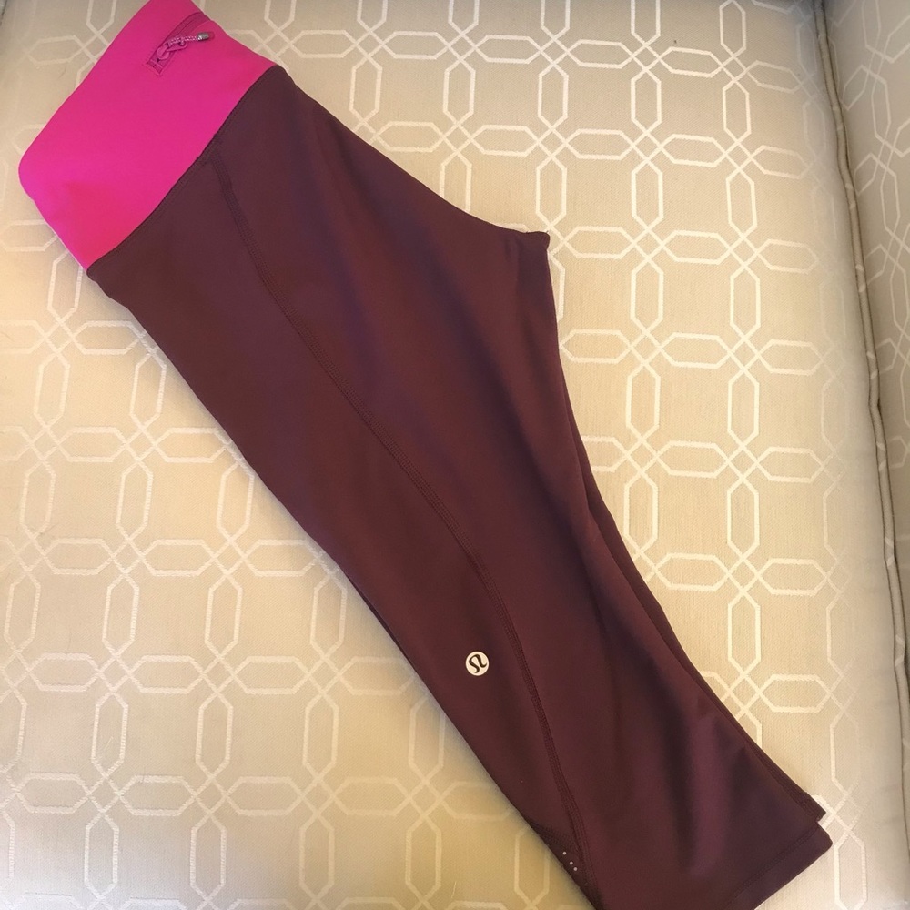 Lululemon Tight Stuff Crop Bordeaux Drama / Raspberry